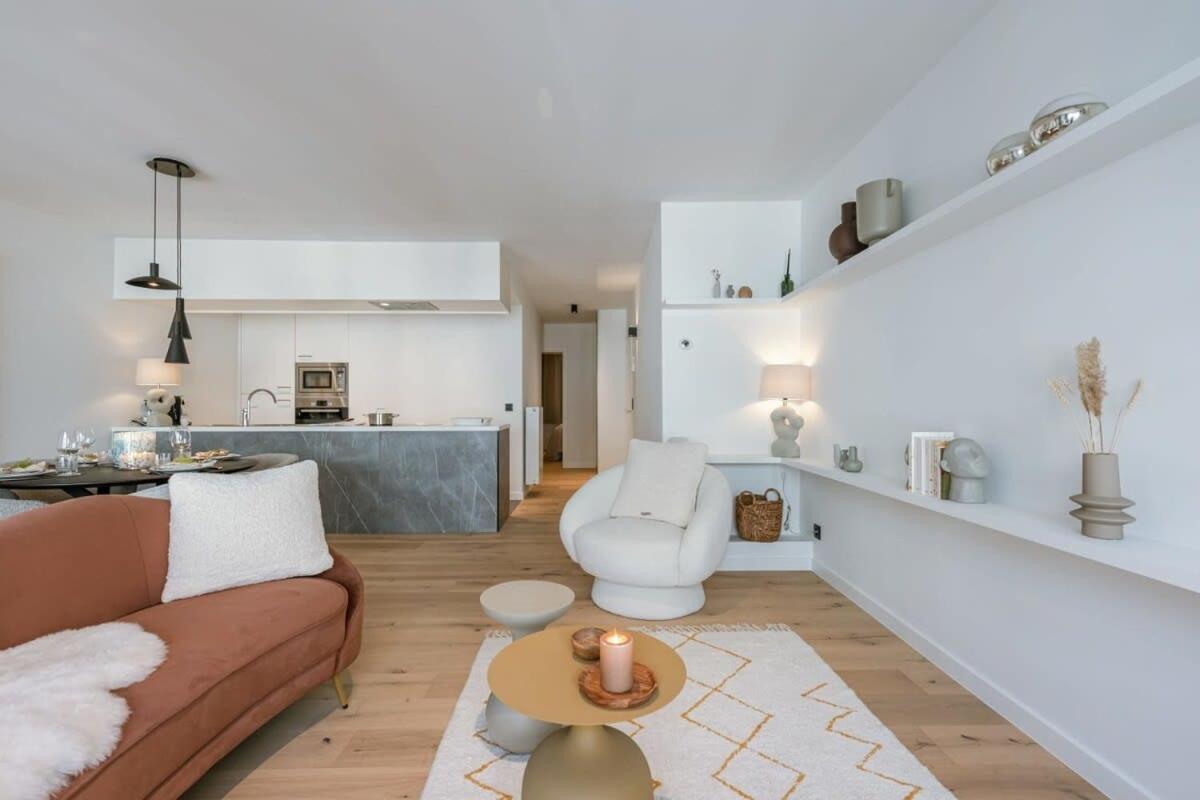 Huswell - High End Apartment Nearby The Beach In Knokke With Parking Exterior foto