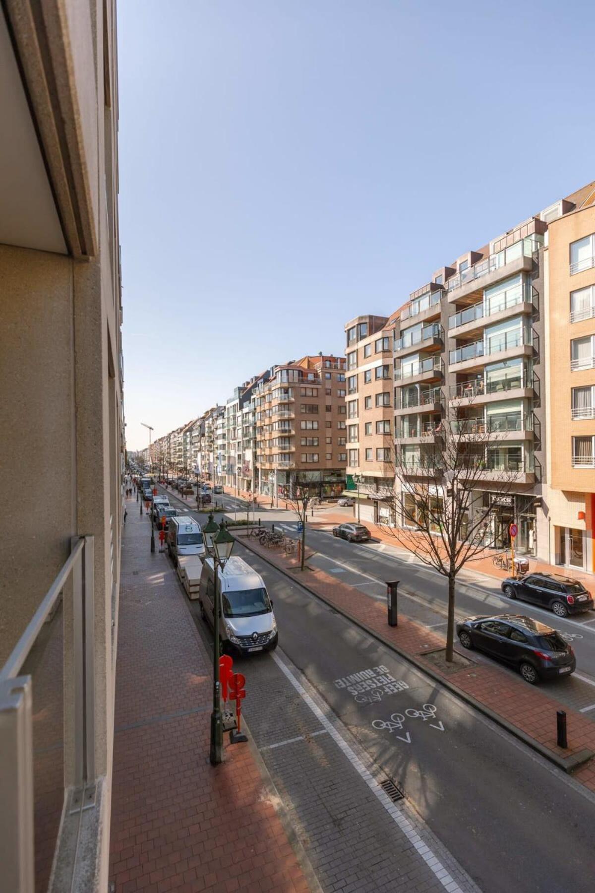 Huswell - High End Apartment Nearby The Beach In Knokke With Parking Exterior foto